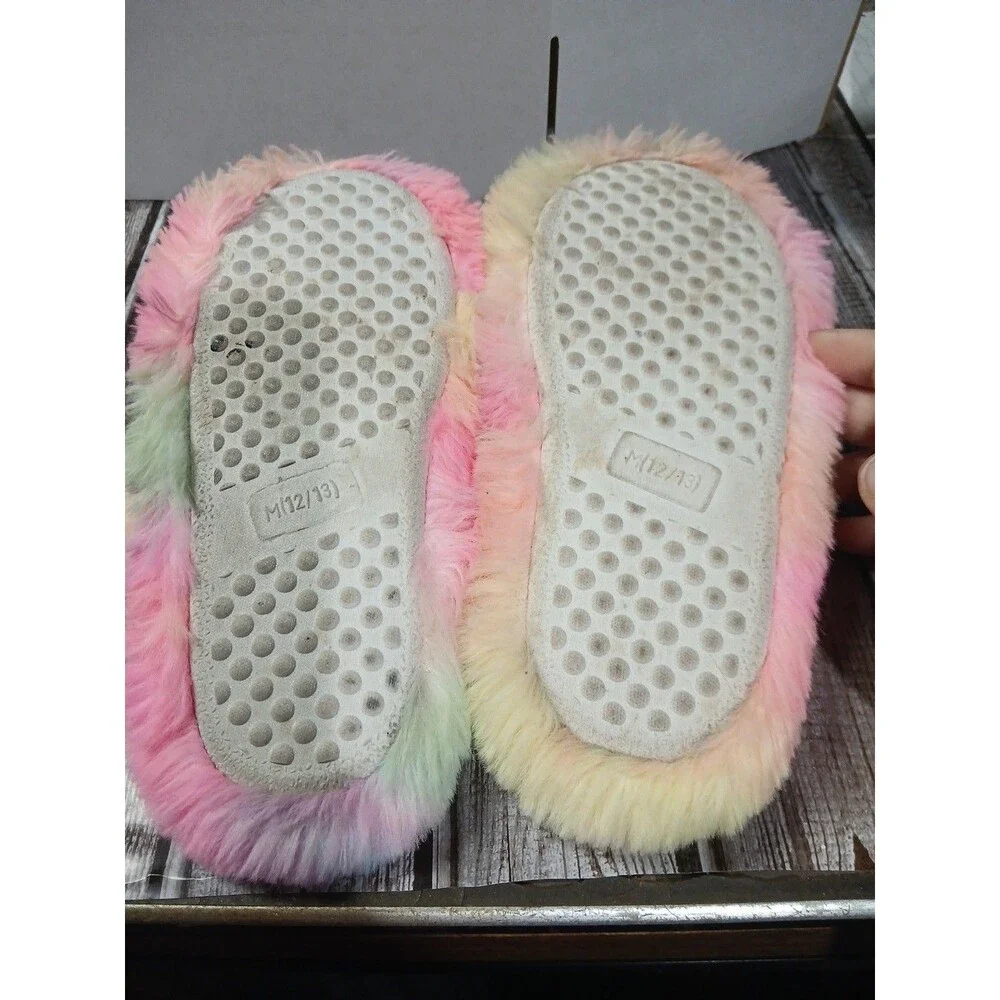 Wonder nation Fluffy Tye Dye Slippers Girls Size M (12/13)